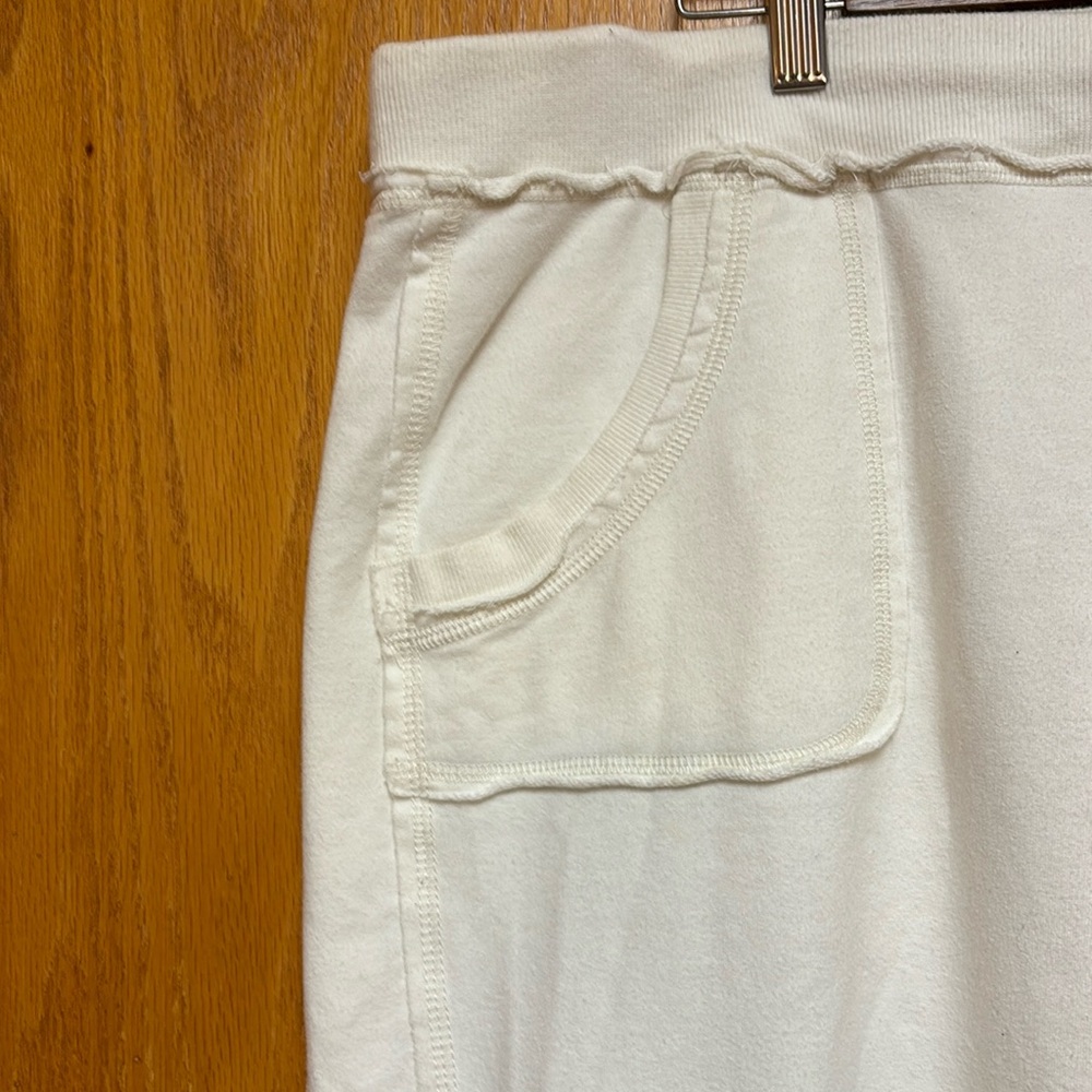 Cute Maurices white sweatpants size 2 women’s these do show wear. - Picture 6 of 11